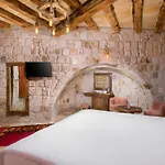 Magna Aurum Cave Hotel