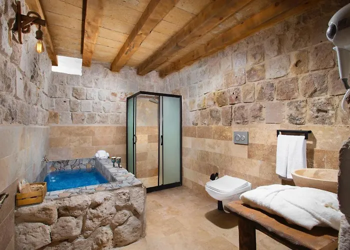 Elysium Cave & Hotel *